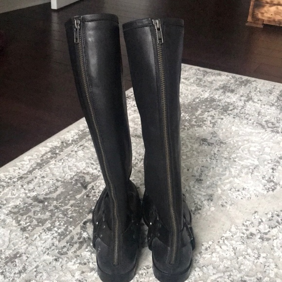 Boots - Picture 4 of 6